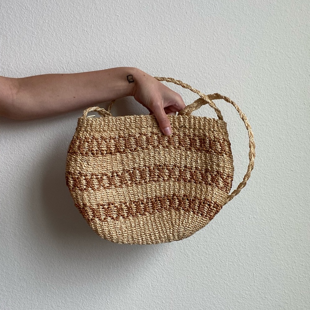 Wicker Purse - Picture 2 of 6